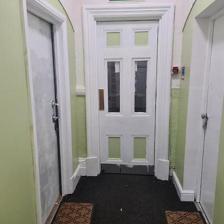 Tredegar Arms Budget Guesthouse For Walkers/Cyclists/Contractors/Traveler 머티르티드필 외부 사진