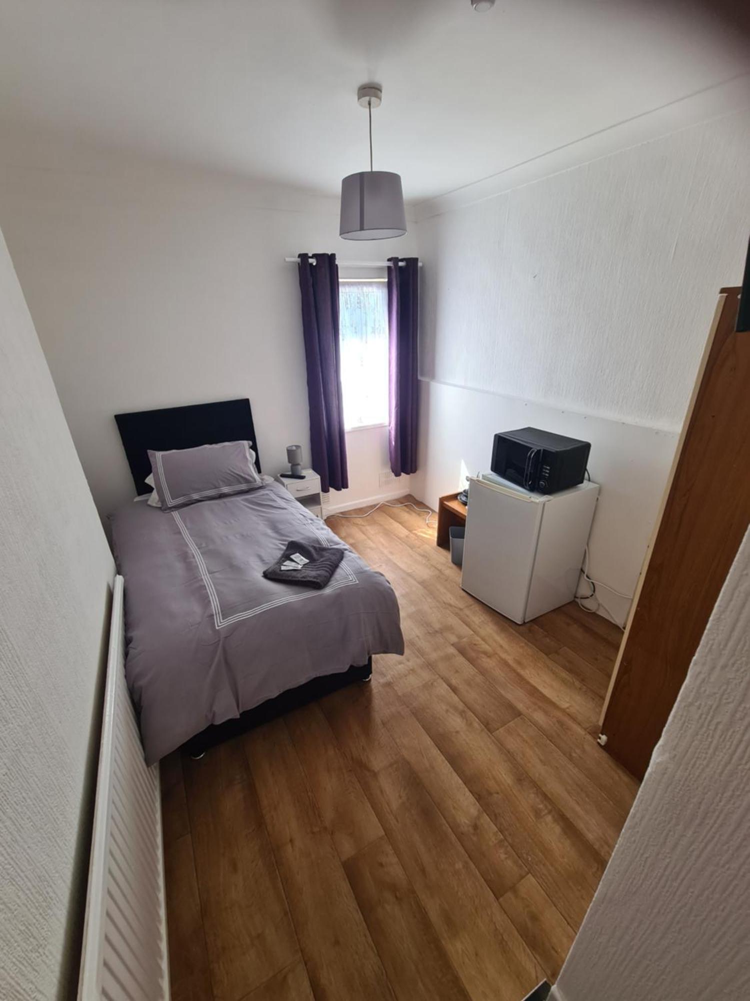 Tredegar Arms Budget Guesthouse For Walkers/Cyclists/Contractors/Traveler 머티르티드필 외부 사진